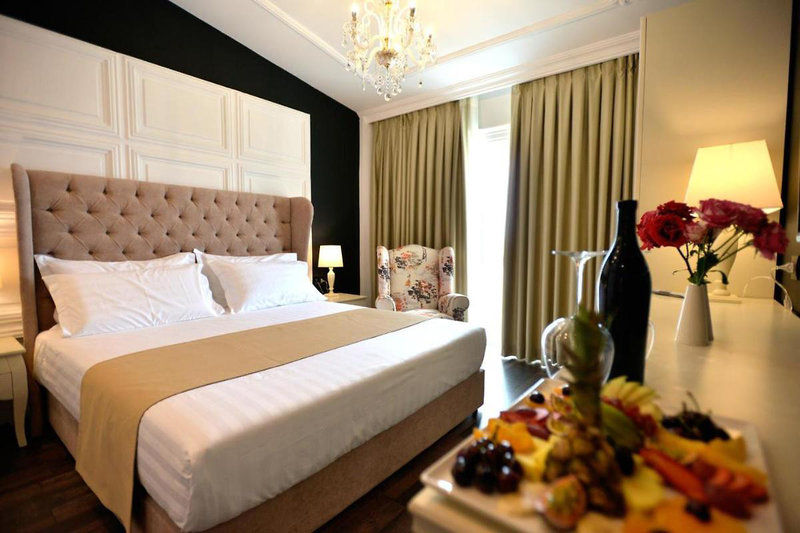 Flower Hotel 7