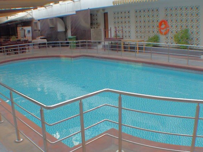 Fortune Karama Hotel 6