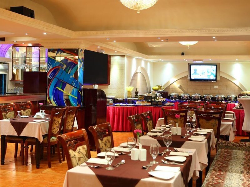 Fortune Karama Hotel 18