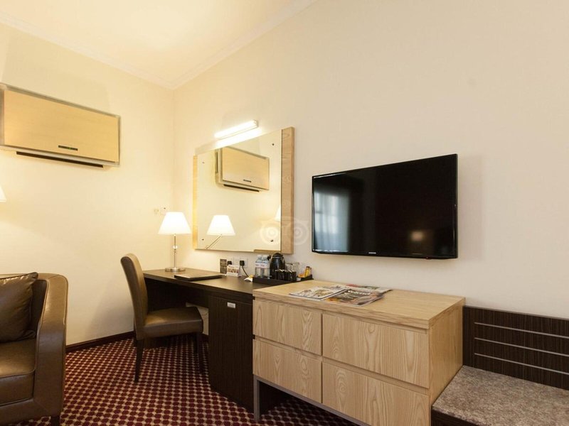 Fortune Karama Hotel 37