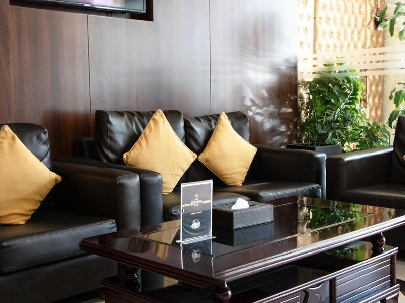 Fortune Karama Hotel 38