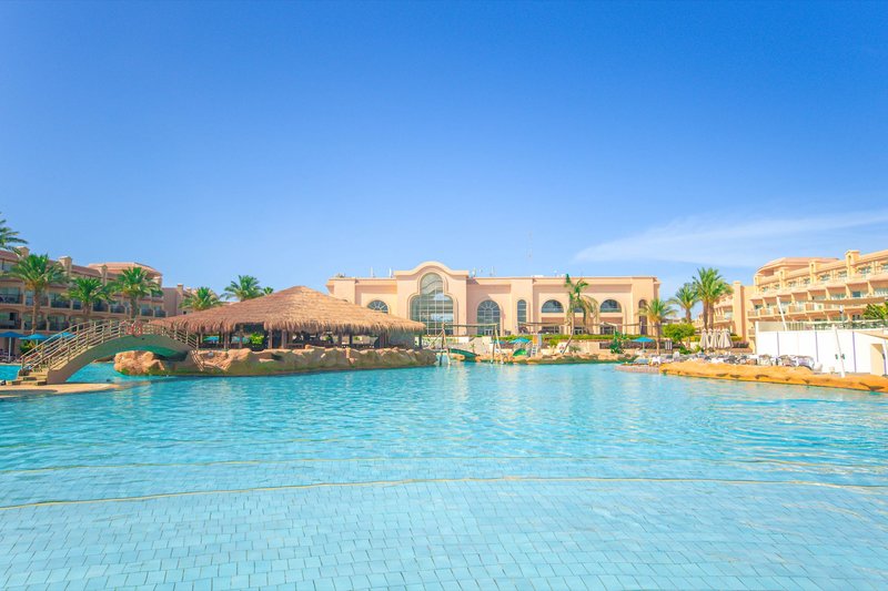 Pyramisa Sahl Hasheesh Resort  2