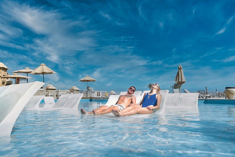 Serenity Alpha Beach 10