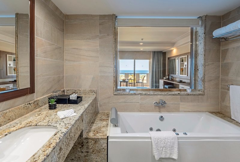 Serenity Alpha Beach 30