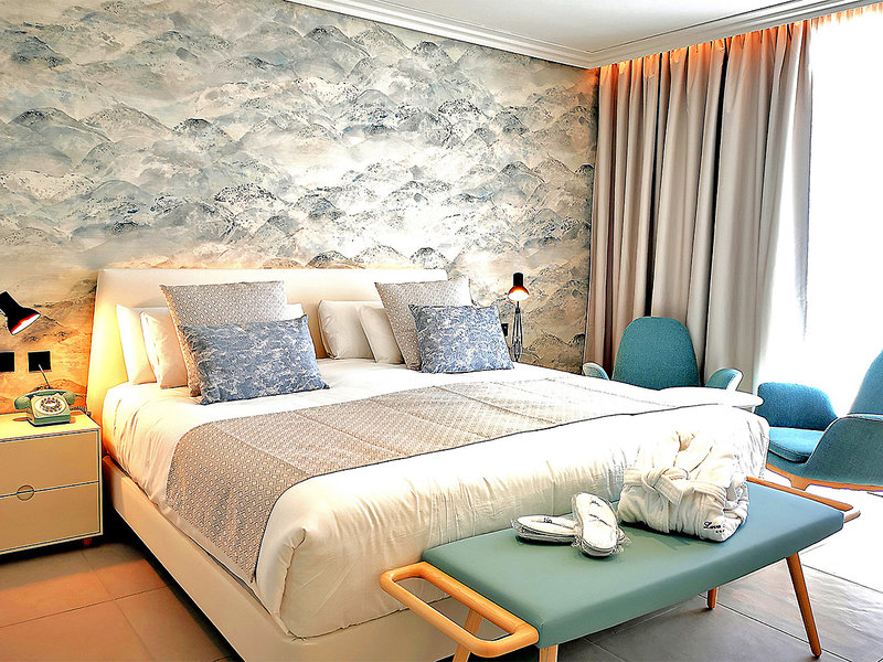 Lava Beach Hotel 10