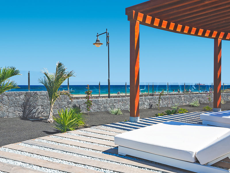 Lava Beach Hotel 16