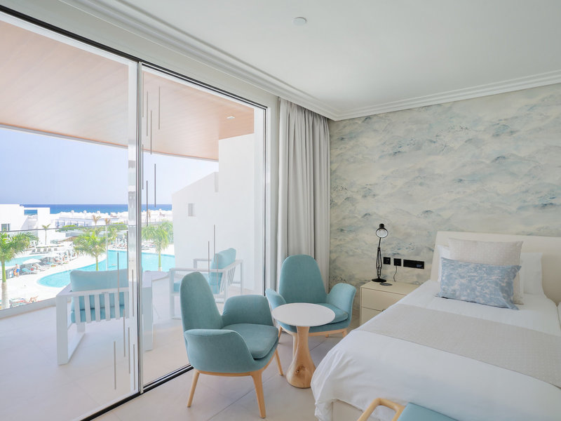 Lava Beach Hotel 23