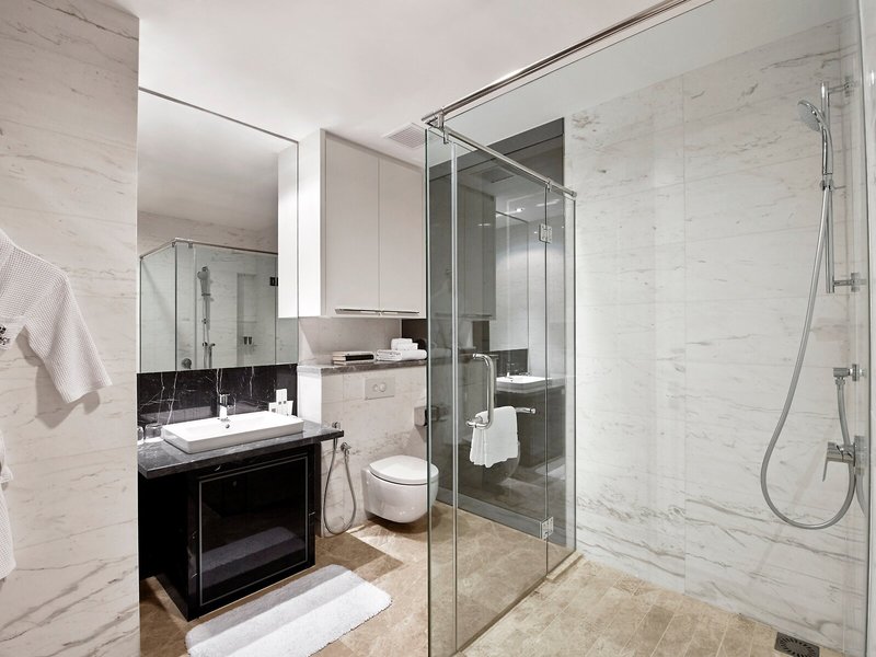 The Face Suites 30