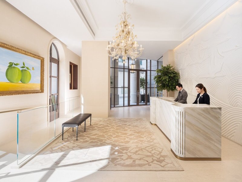Lanson Place 6