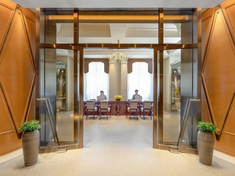 Lanson Place 7