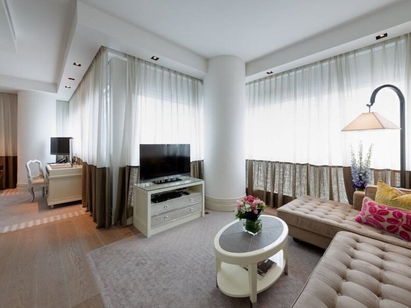 Lanson Place 20