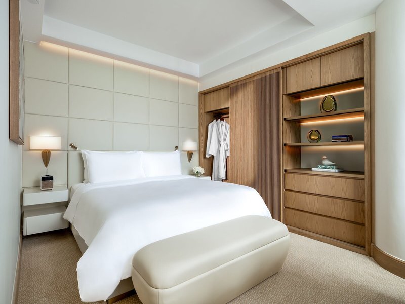 Lanson Place 34