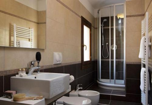 Torino 1 - Bathroom Example
