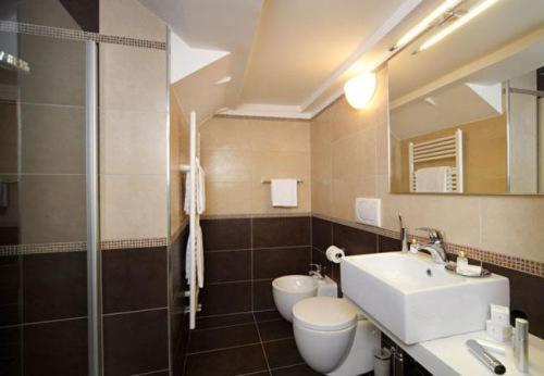 Torino 3 - Bathroom Example
