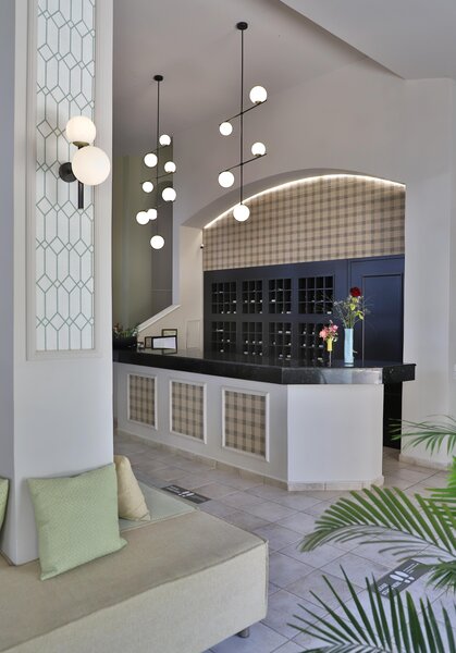 Anastasia Hotel 51
