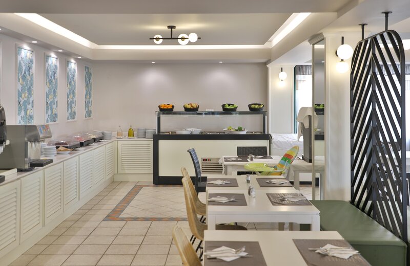 Anastasia Hotel 52