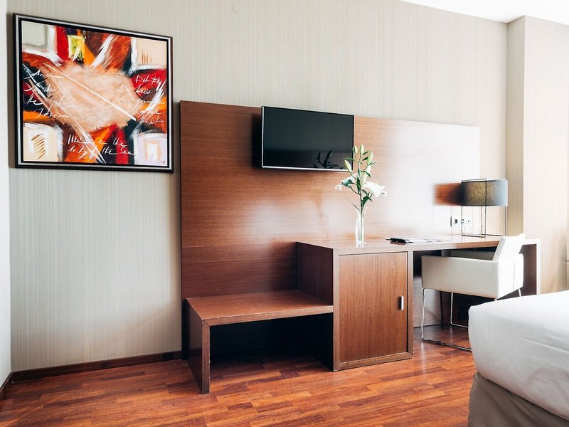 Valencia Congress 45 - Room Example