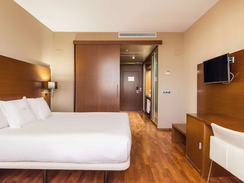 Valencia Congress 49 - Room Example
