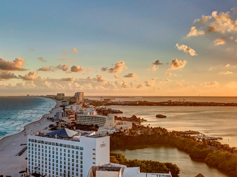 Royalton CHIC Cancun, An Autograph Collection All-Inclusive Resort 3