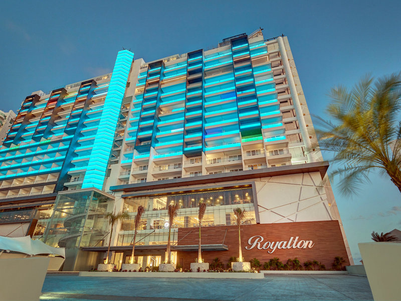 Royalton CHIC Cancun, An Autograph Collection All-Inclusive Resort 4