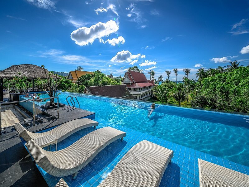 Andaman Beach Suites 11