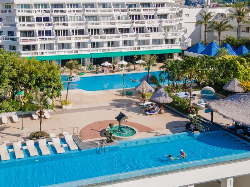 Andaman Beach Suites 19