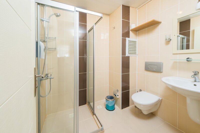 Catty Cats Garden Hotel 19