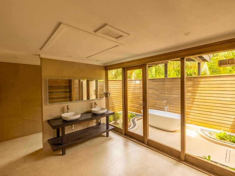 Innahura Maldives Resort 19