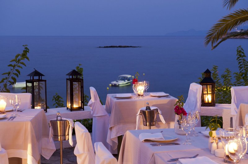 Minos Palace hotel & suites 12