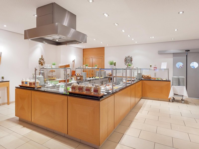 Holiday Inn Nürnberg City Center 14