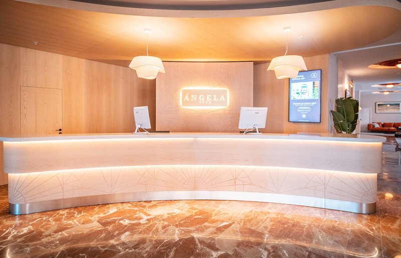Angela 7