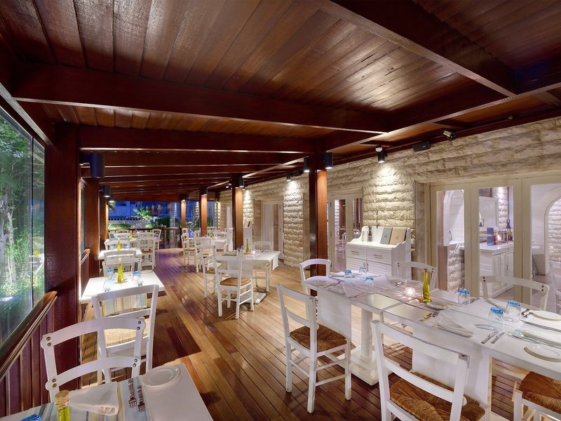 Majestic Hotel Tower Dubai 19 - Restaurant
