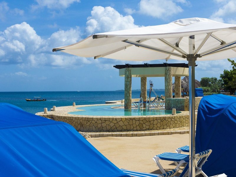 Ocean Cliff Hotel 10