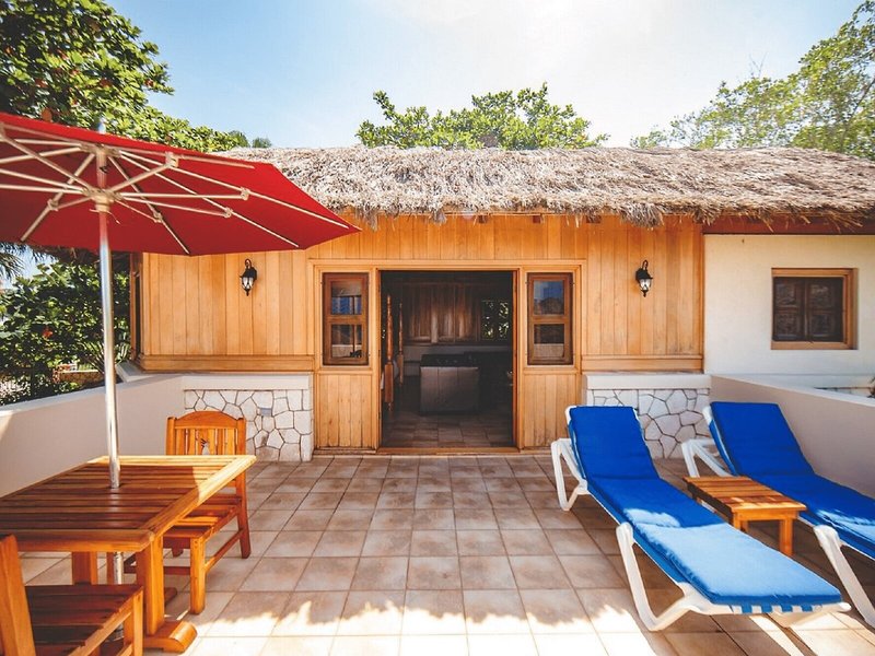 Ocean Cliff Hotel 26