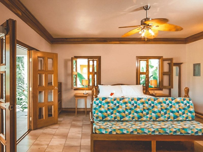 Ocean Cliff Hotel 34