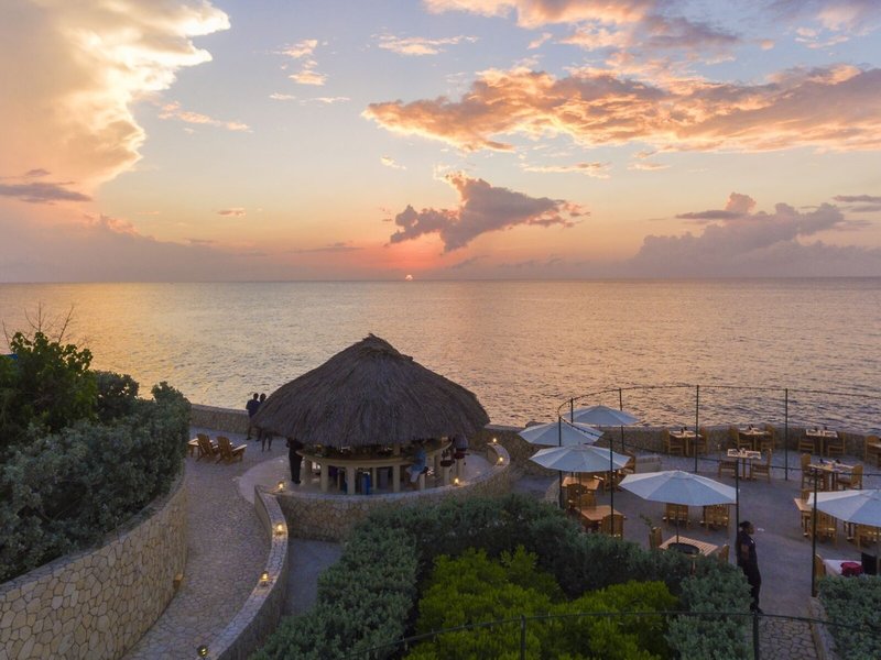 Ocean Cliff Hotel 12