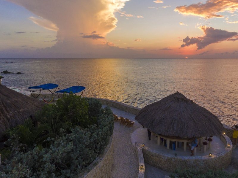 Ocean Cliff Hotel 14