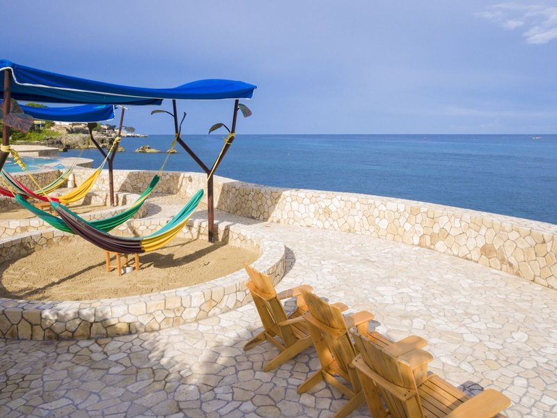 Ocean Cliff Hotel 18