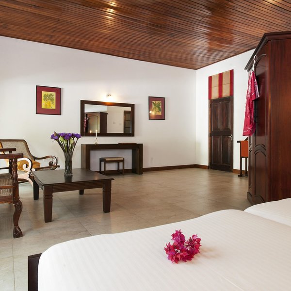 Surya Lanka 15