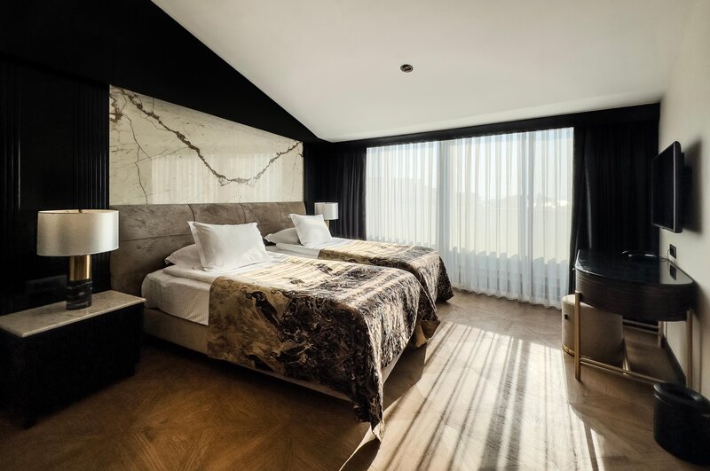 Charisma De Luxe Hotel 83