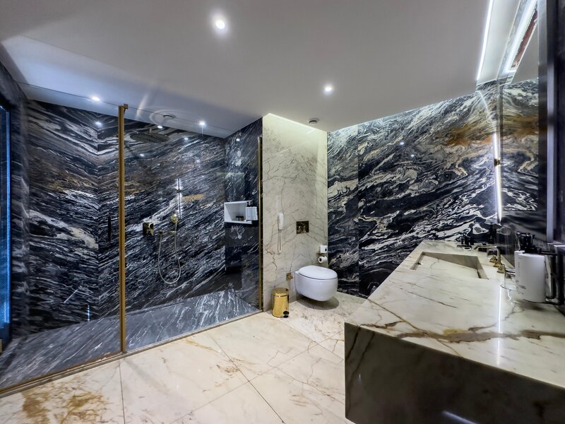 Charisma De Luxe Hotel 104