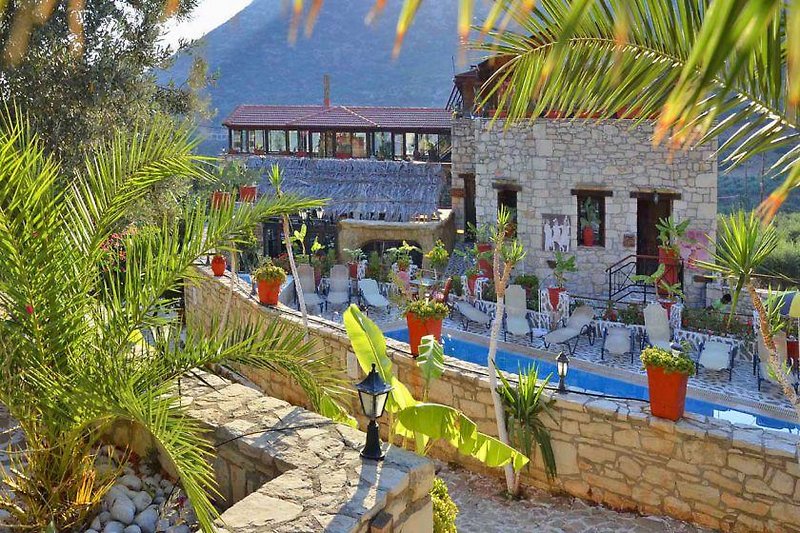 Stone Village Petrino Horio 4