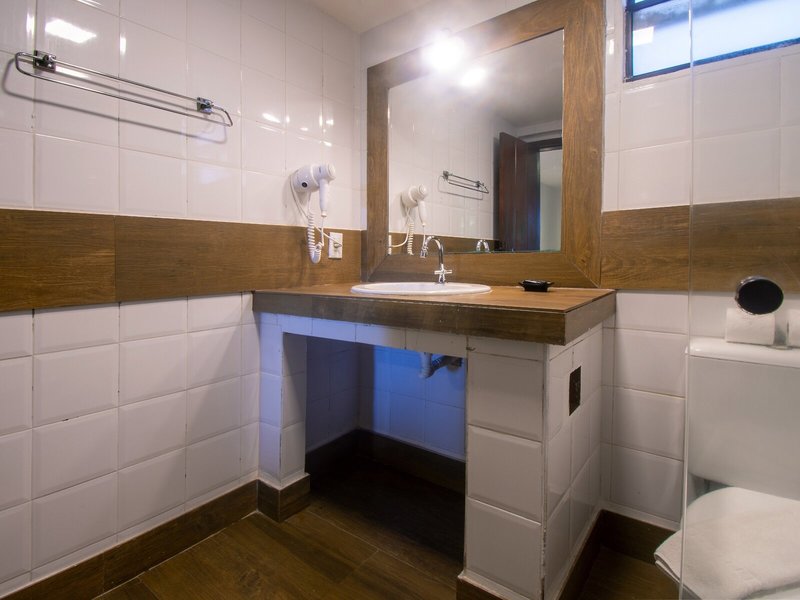 Pousada Lestada 41 - Bathroom Example