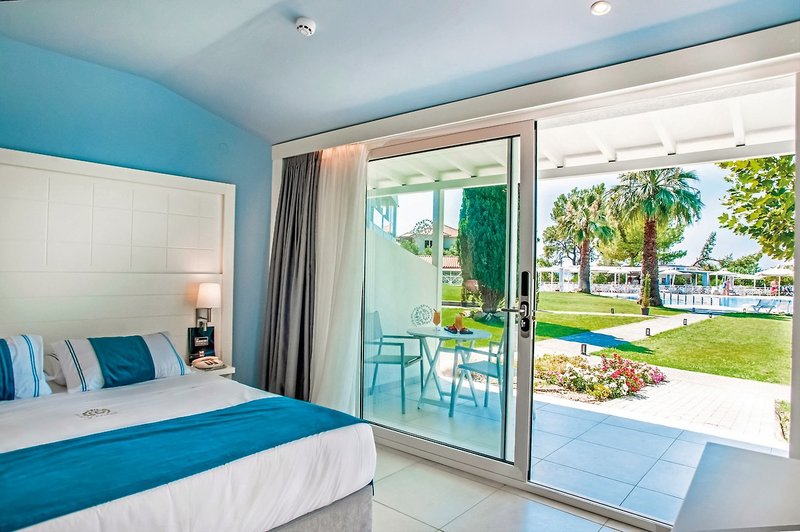 Acrotel Lily Ann Beach 2