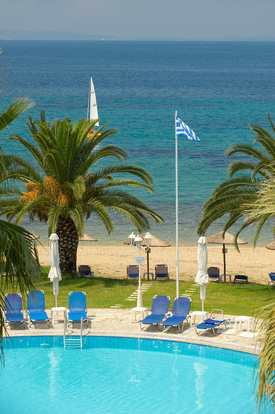 Acrotel Lily Ann Beach 8