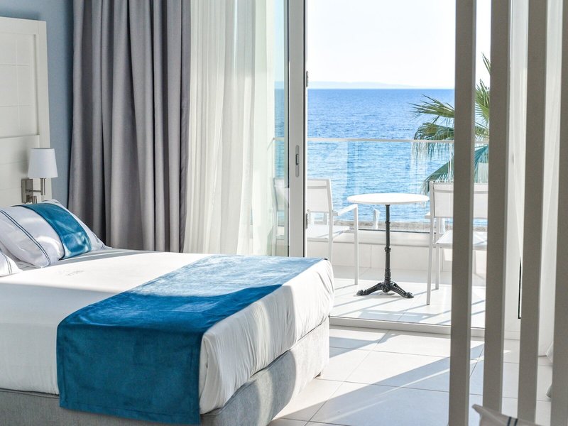 Acrotel Lily Ann Beach 10