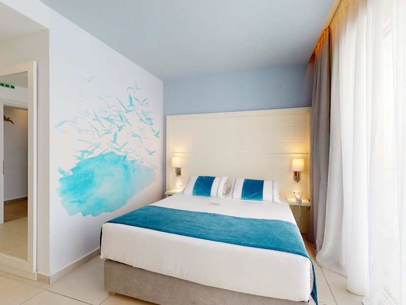 Acrotel Lily Ann Beach 23