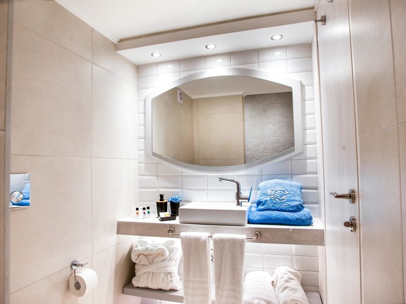 Acrotel Lily Ann Beach 25