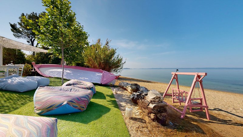 Acrotel Lily Ann Beach 6