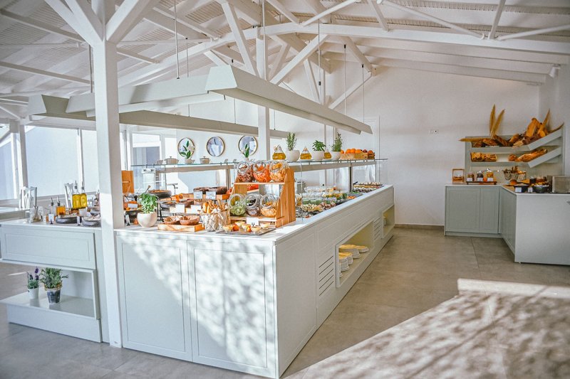 Acrotel Lily Ann Beach 8